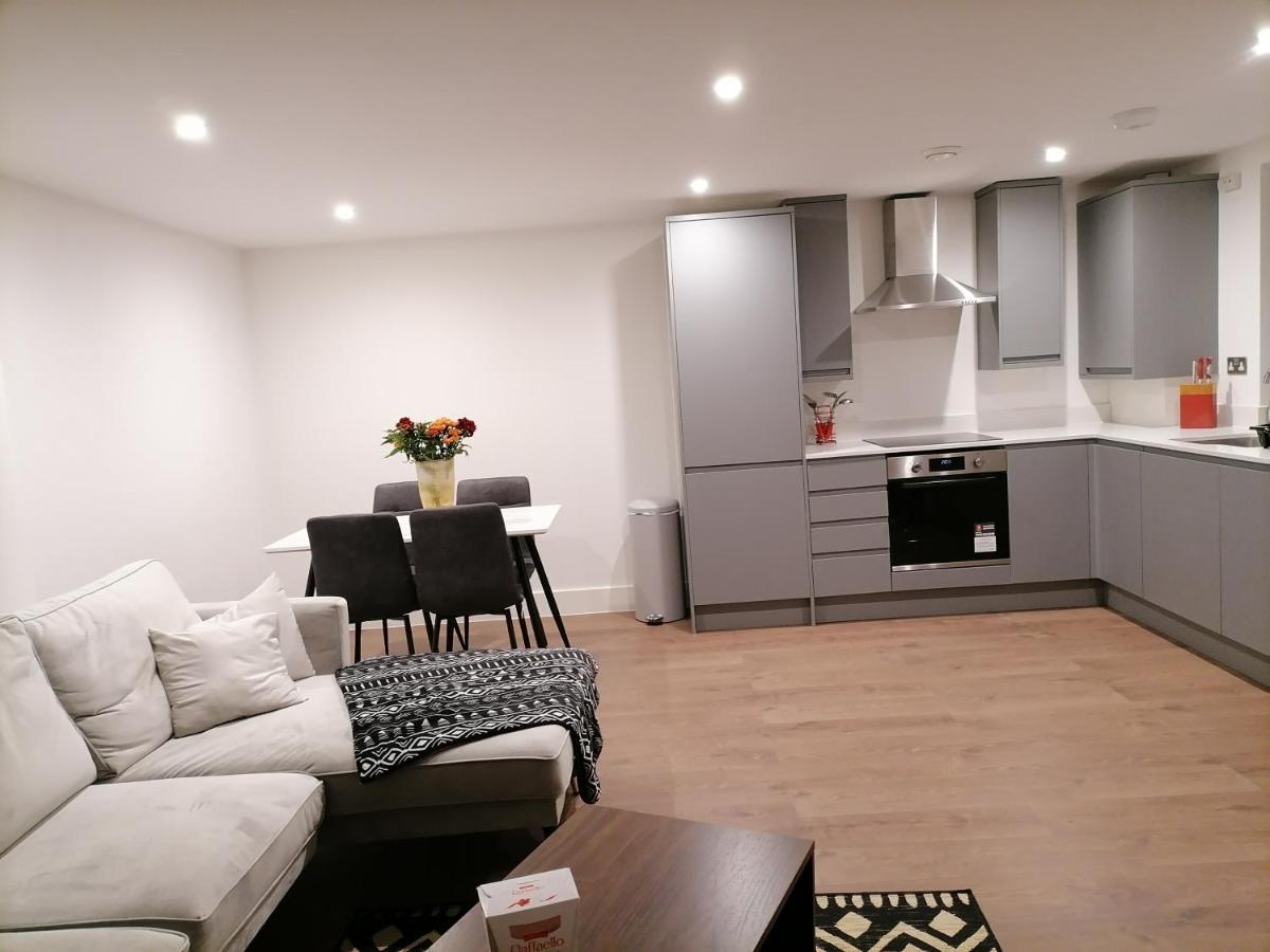 Stunning Rooms By Nine Elms Station 런던 외부 사진
