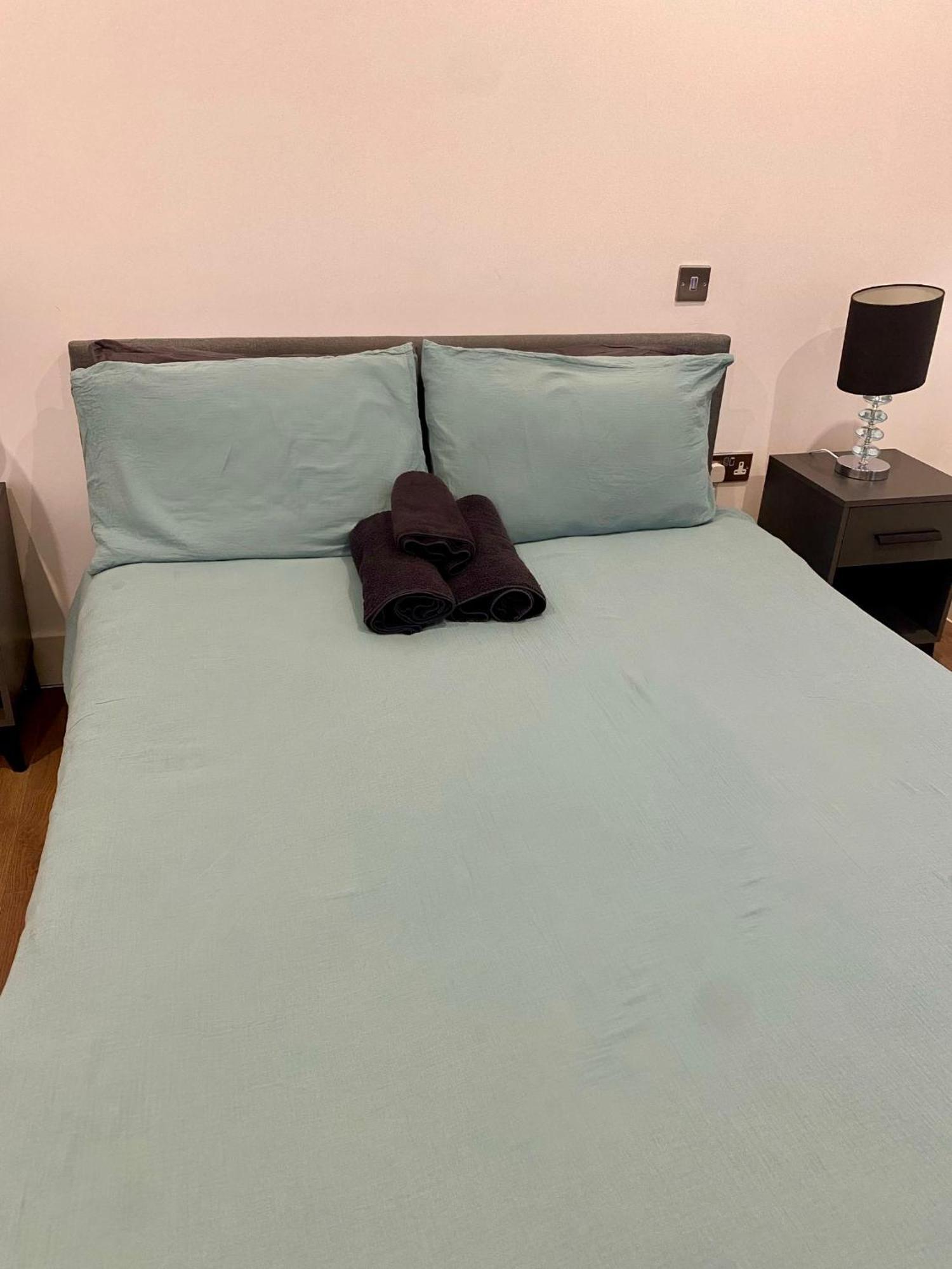 Stunning Rooms By Nine Elms Station 런던 외부 사진